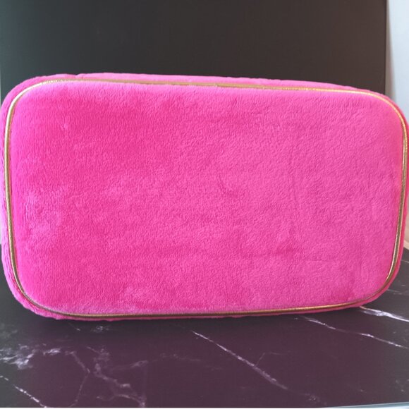 NWT 💥 JUICY COUTURE FUCHSIA VELOUR TRAVEL COSMETIC BAG w/Travel Size Bottle - Picture 4 of 9